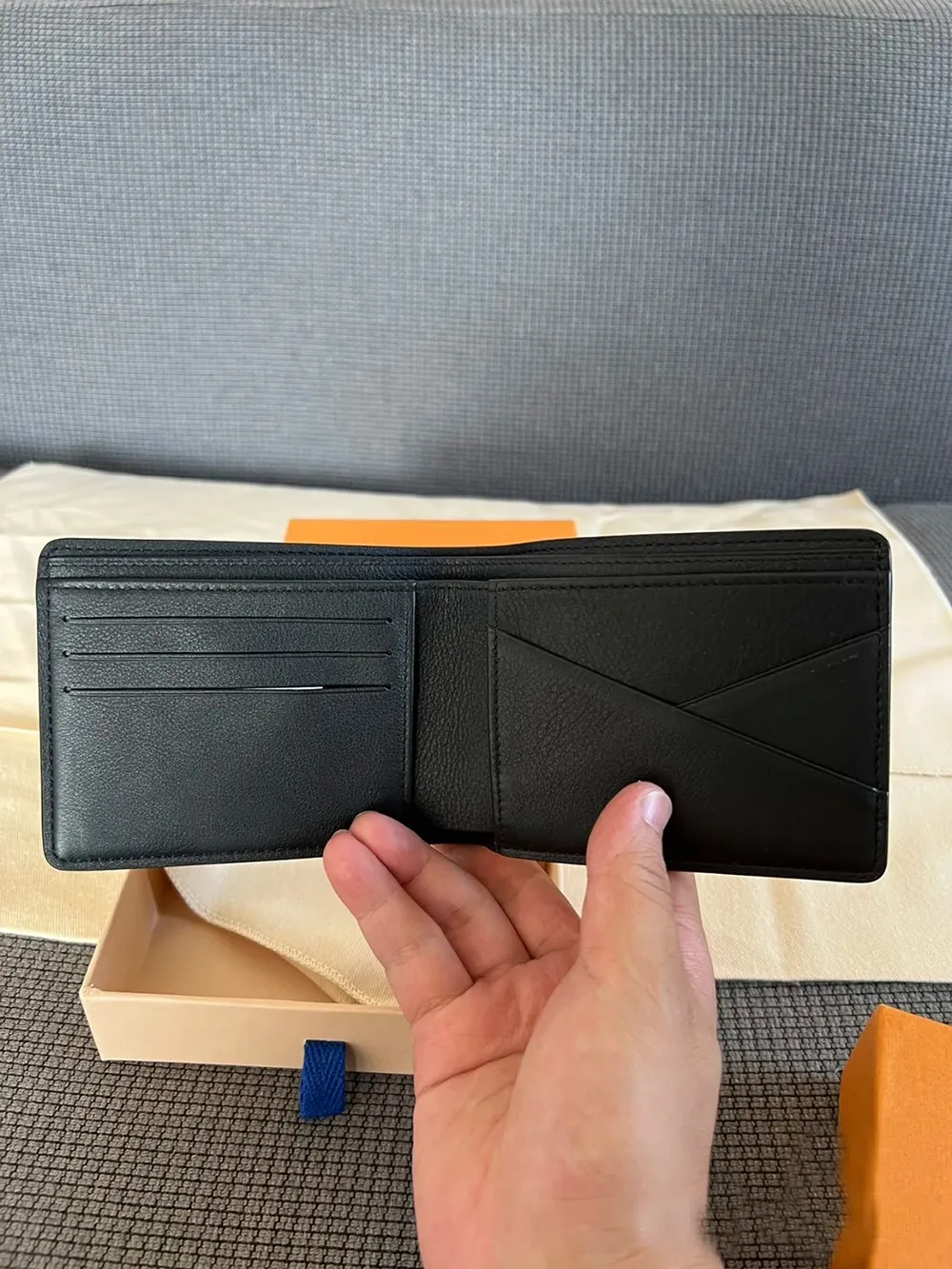 メンズカウハイド財布スターリングクリップウォレットダラークリップウォレットパリデザイナークレジットカードホルダー本革IDケースファッションコイン財布ギフト折りたたみが箱が付いています