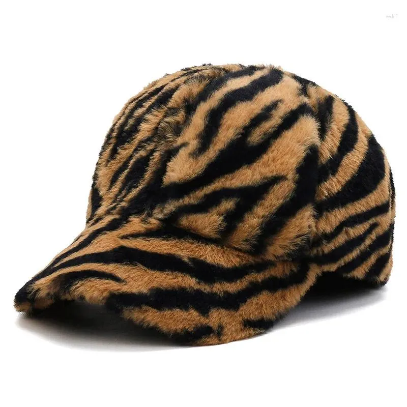 Berets Hat Winter Fashion Leopard Fur Baseball Caps Women Letter Fastors Cap Men Person or Corean of Japanes