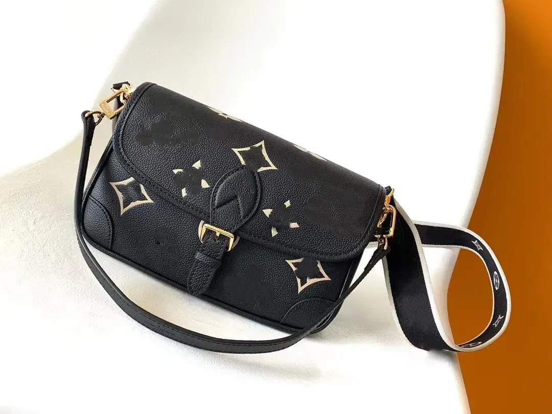 Designer Bag Womens Crossbody äkta läder axelhandväskor multi pochette accessoires kvinnor klassiska plånböcker mode compositebackpack handväskor
