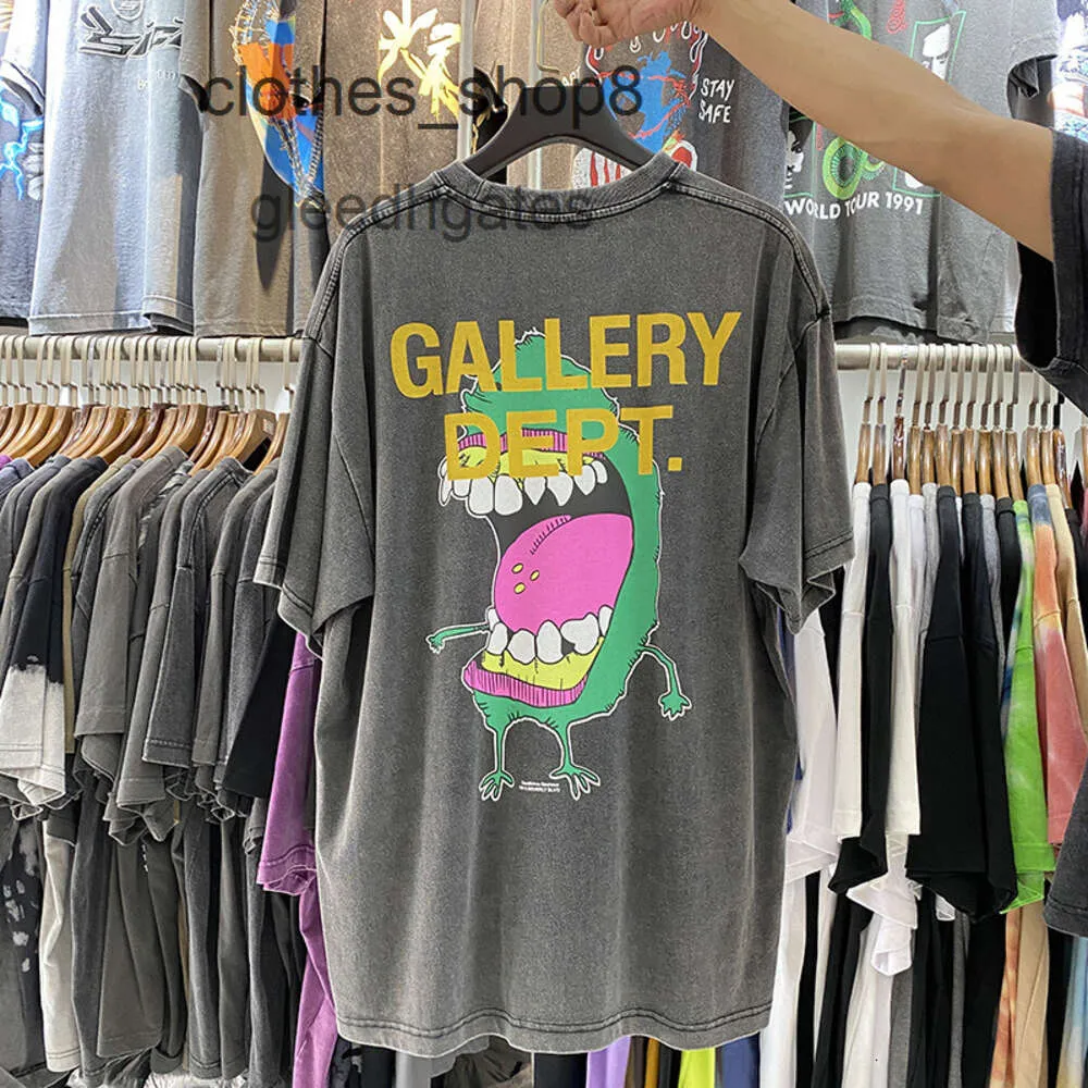 Designer T-shirts Pulls pour hommes Sweats à capuche Sogd Galeries Deptt Fog High Street Vintage dessin animé imprimé col rond à manches courtes T-shirt ZCUA AUR0