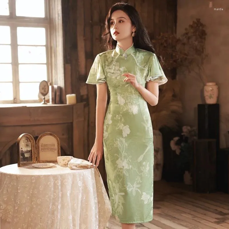 Vêtements ethniques Femmes élégantes Cheongsam Manches courtes Chinois Qipao Robe Col Mandarin Robe de soirée formelle avec perles Vintage