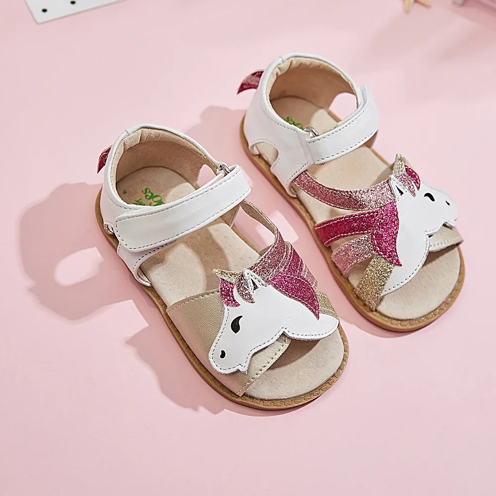 Sneakers tipsetoes topp varumärke unicorns mjuk läder på sommaren nya flickor barn barfota skor barn sandaler baby småbarn 112 år gammal