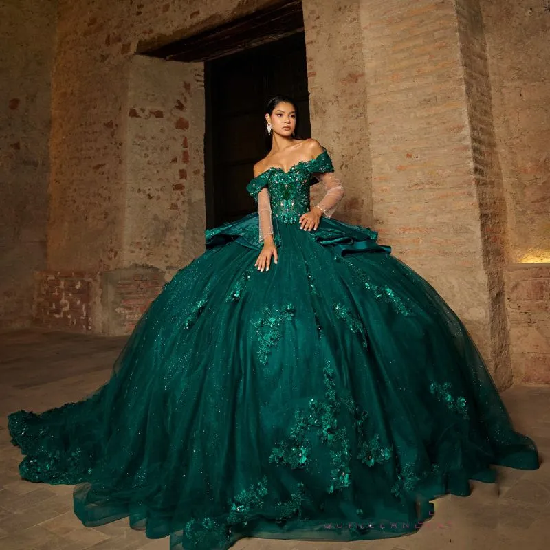 2024 Dark Green Quinceanera Dresses Ball Gown Off Shoulder Lace Appliques Crystal Beads Flowers Long Sleeves Tulle Ruffles Puffy Party Dress Prom Evening Gowns