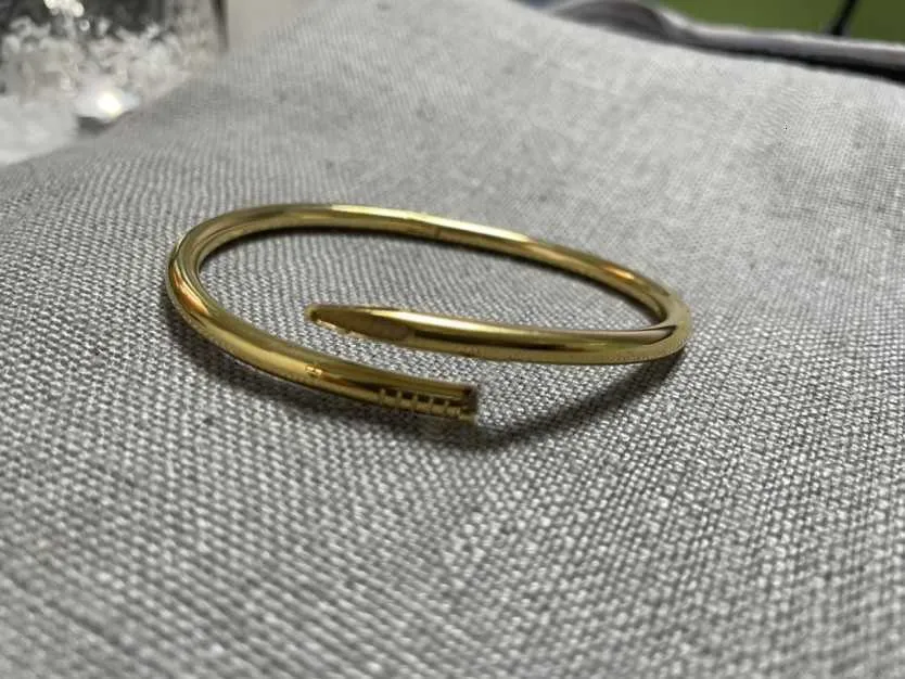 Dames designer armbanden armband luxe sieraden voor dames Bangle titanium staallegering verguld ambacht met doos en tas
