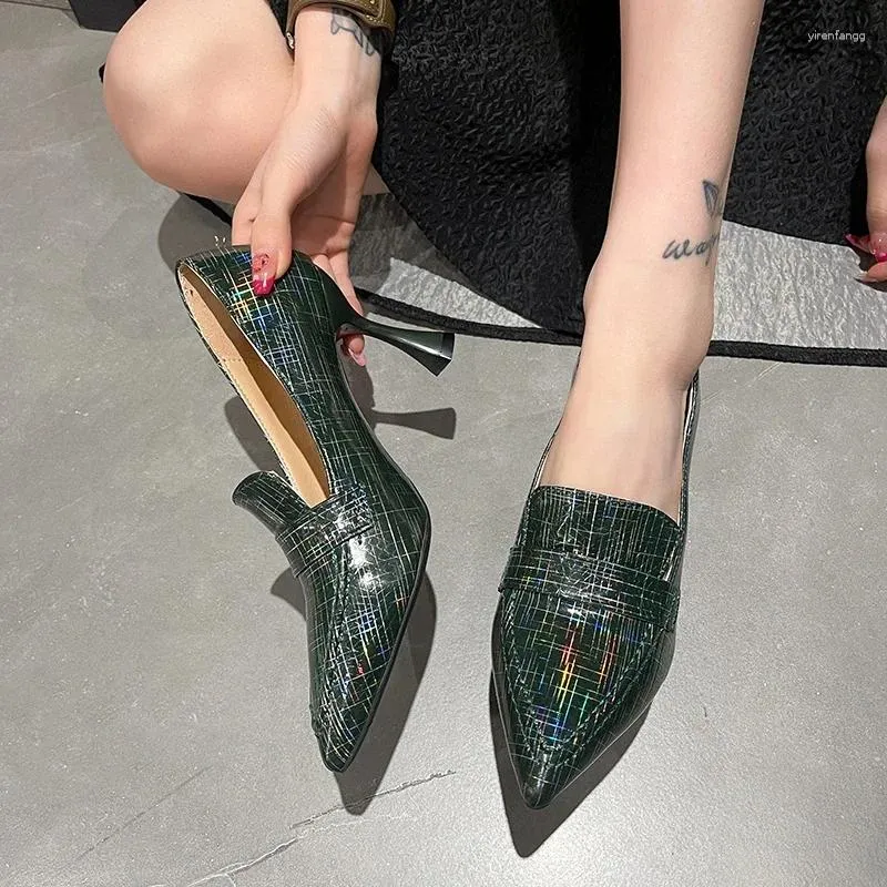 Sapatos de vestido Estilo Britânico Apontou Toe Salto Alto Mulheres Primavera Stiletto Slip-On Moda para Escritório Ao Ar Livre Trabalho Confortável