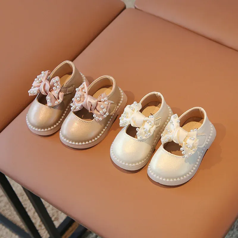 Outdoor Pasgeboren Baby Schoenen Mooie Butterflyknot Meisje Schoenen Kralen Omzoomd Peuter Rubberen Zool Antislip Wandelschoenen Baby F07192