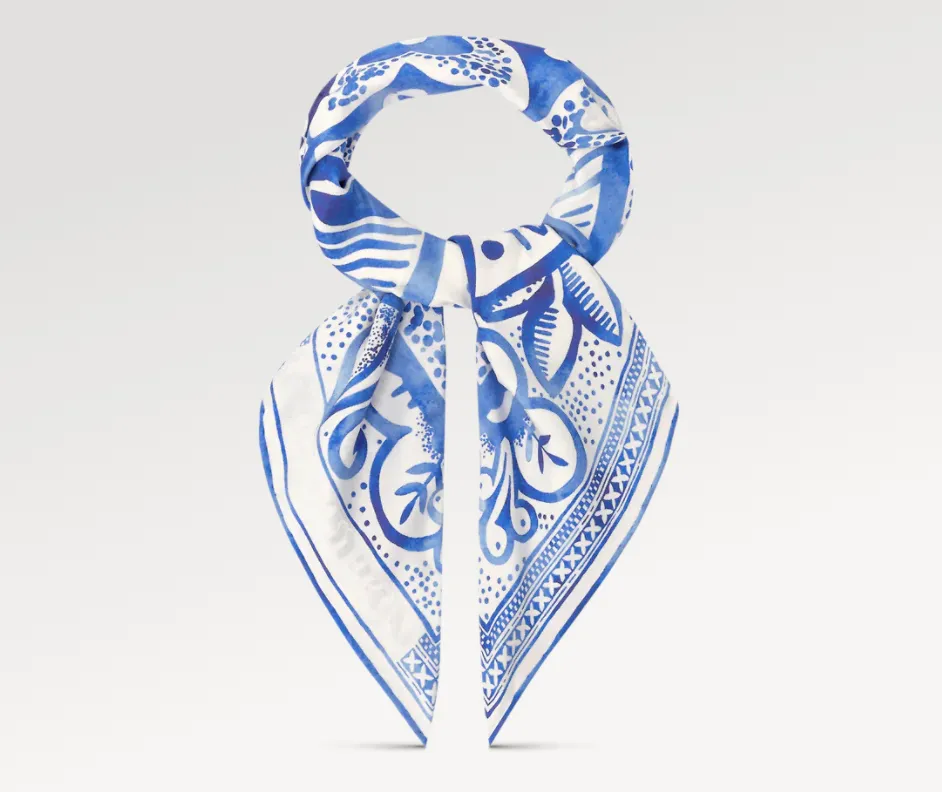 Nytt topp Silk Shawl Designer Scarves Luxury Brand Satin Sauare Head Scarf Stole pannband Square Bandeaus Ring Summer Wrap Sik Handkakor Printing Blue M78978 2801