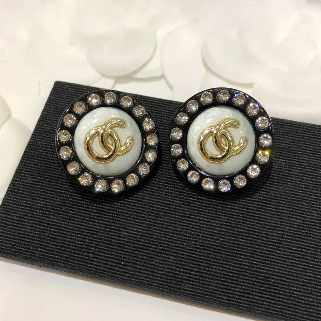 Orecchini a bottone rotondi orecchini firmati per donna orecchini con diamanti lettera gioielli di lusso accessori per feste alla moda