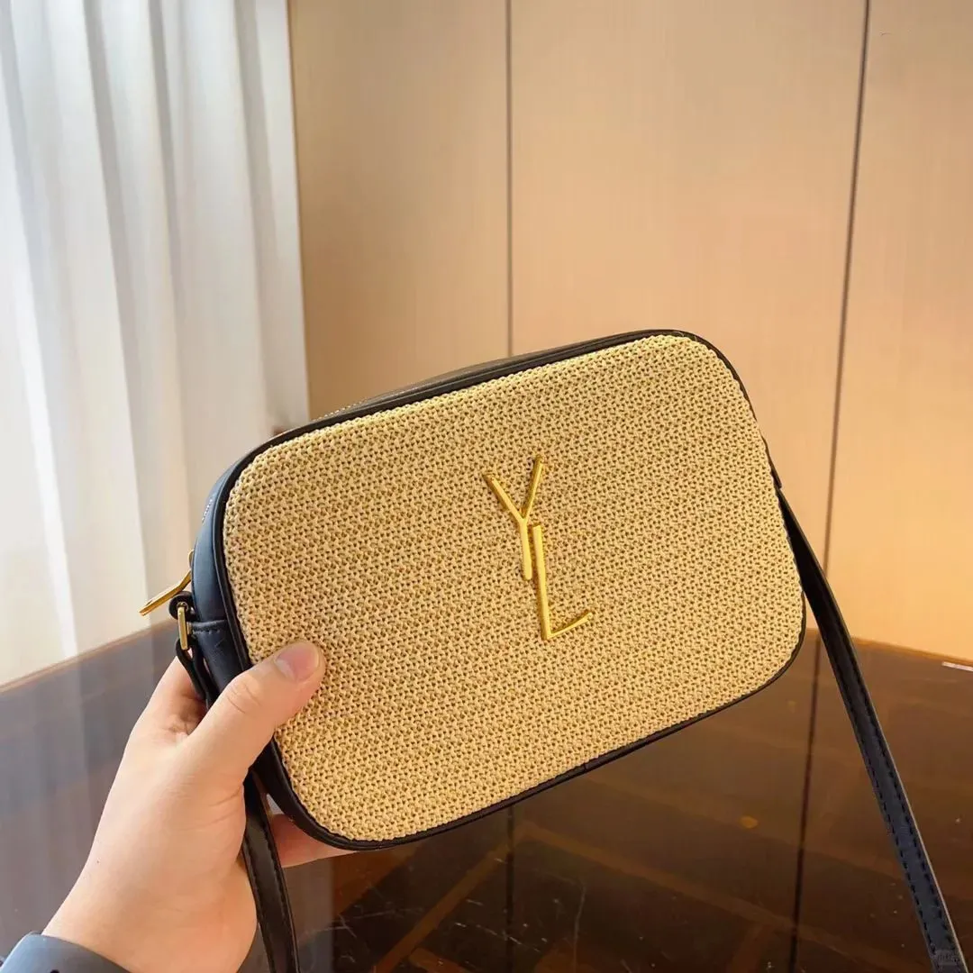 Kadınlar Erkek Tassel Lou Kamera Çanta Crossbody Tasarımcı Çantalar Lüks Tote Tığ Dokuma Saman Debriyaj Çantası Siyah Çanta Rafias Dokunma Yaz Hobo Kapitone 10A Omuz Çantası