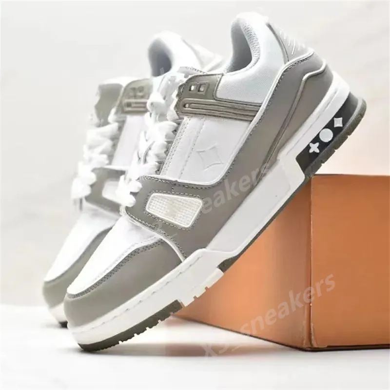 2024 Modetryckälskare Luxury Casual Skate Shoes Designer White Sneakers Mens Women Low Cut Platform Classic Black White Grey Trainers 39-45 K8