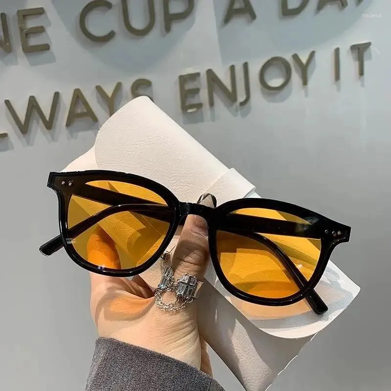 Lunettes de soleil de marque de styliste pour hommes et femmes, verres de luxe en plastique, classiques rétro unisexes, verres carrés jaunes, 2024