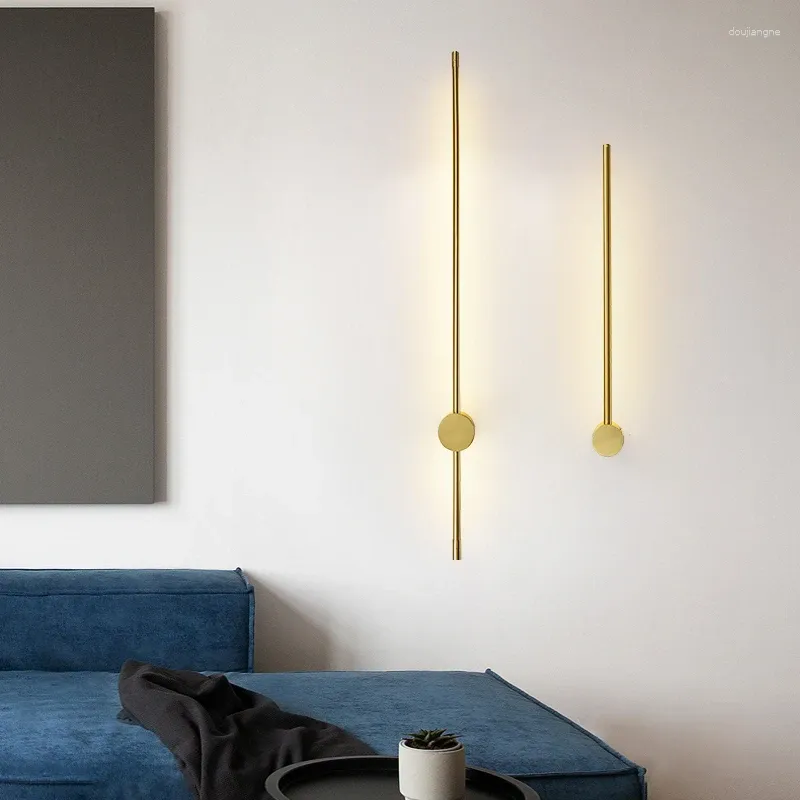 Duvar lambası Modern Led Bakır Uzun Asma Sconce Oturma Odası Arka Plan Yatak Odası Başucu Koridor Ev Dekoratif Aydınlatma