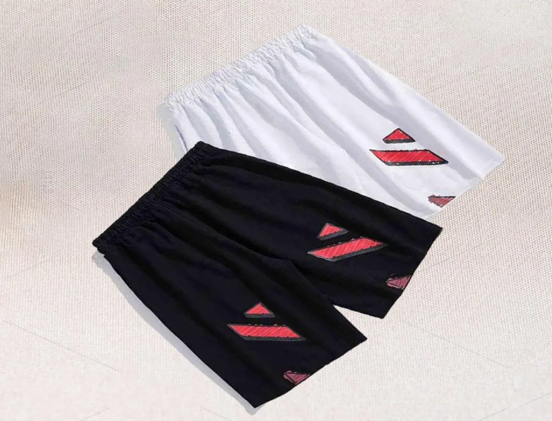 2022 Summer Fashion Brand Style White Cartoon Shorts Loose Casual Men's and Women's Love Pants Gym6980842