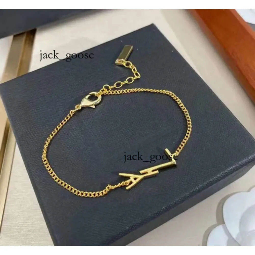 Ysl Bracelet Designer Bijoux Filles Femmes Lettre Élégant Amour 18K Or Bracelets Charme Bracelet Bijoux De Mode Lady Party Sailormoon Van Bracelet Cadeau 90 Yslss 148