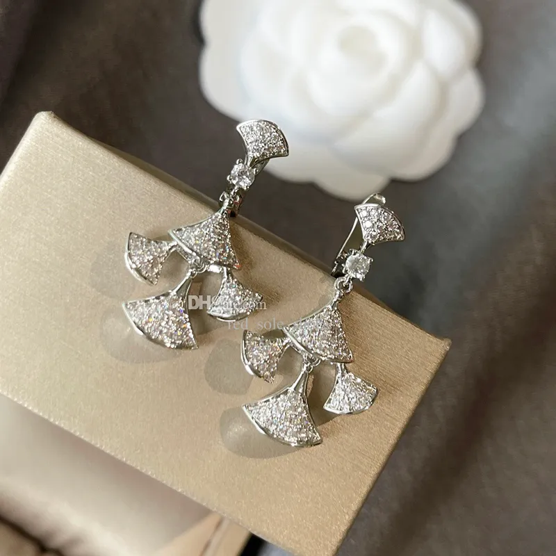 Boucles d'oreilles pendantes de créateur de jupe à franges pour femme qualité T0P plaqué or 18 carats diamant 925 argent cristal de style classique bijoux vintage avec boîte 022