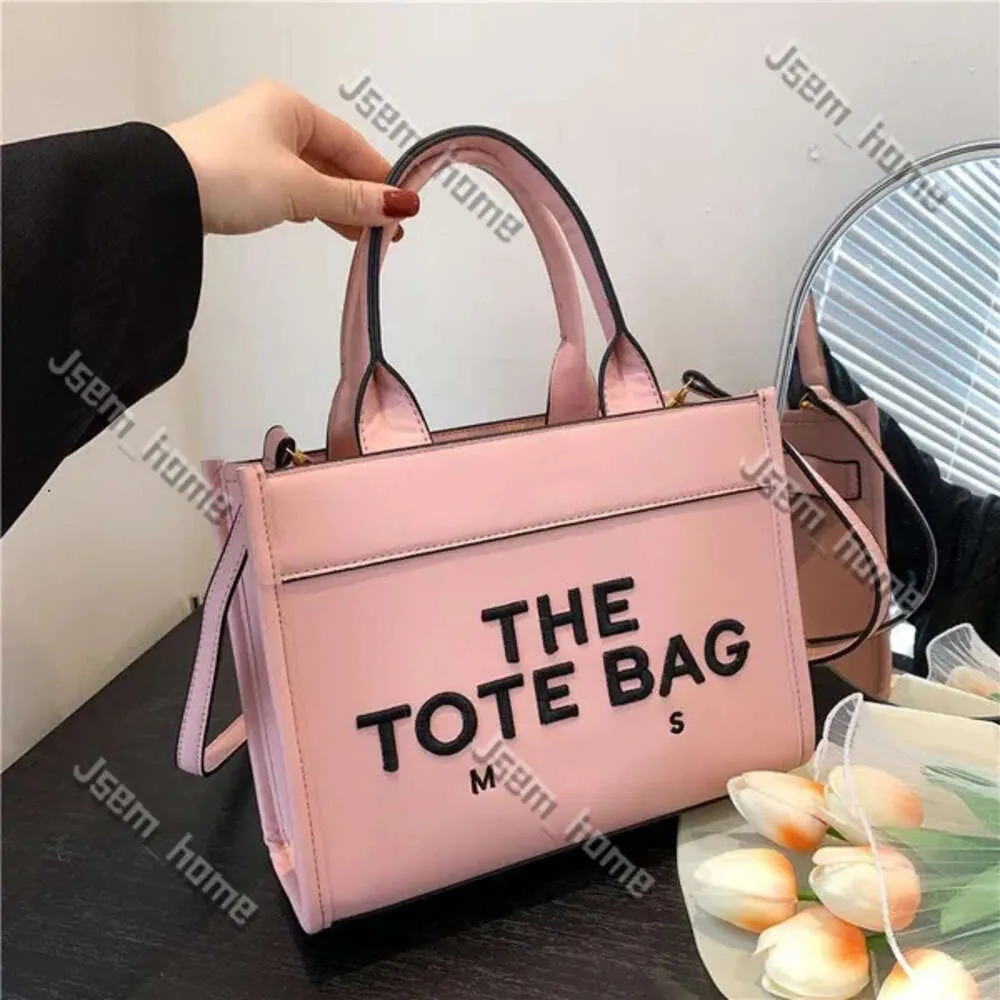 Cool Raffias Weave Designer Bag Marc Brand Tote Bag Men Kvinnor Pink Luxury Handbag Straw Pochette Beach Bag Weekend Clutch Crossbody Shopping Shopping Bag 692