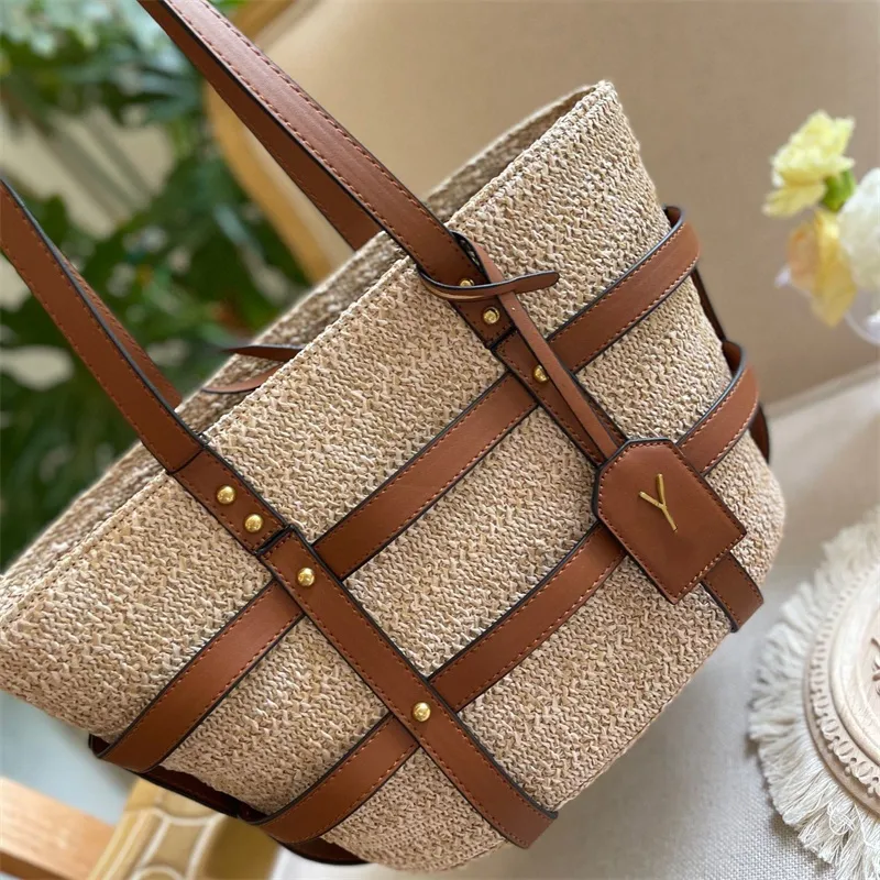 Nuova sacca da spiaggia Casualmente Rattan Case di grande capacità Designer Wicker Woven Borse da donna Summer Beach Bagi Straw Saglie Lady Travel Big Basket Borse Borse 2024 2024