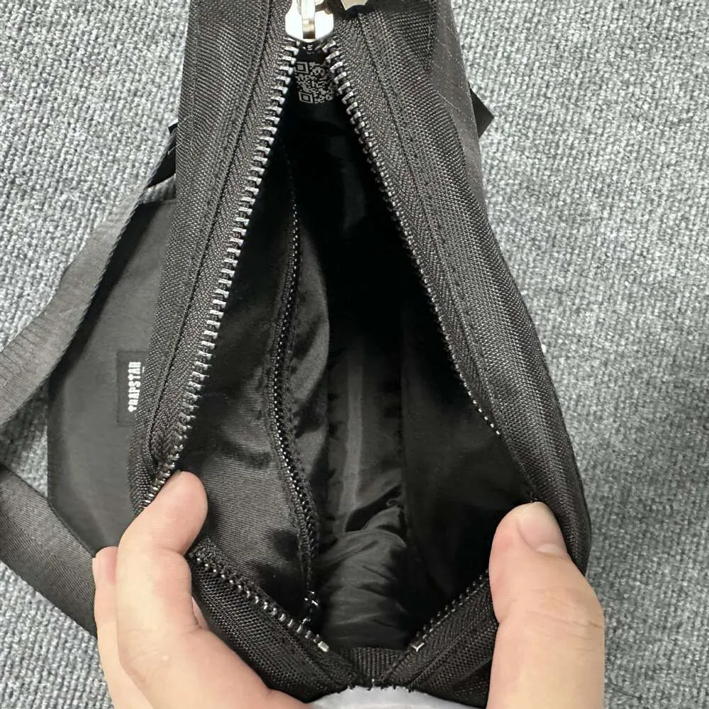 DHgate.com:New Trapstar Bag Reflective Edge Metal Button DHgate.com:New Trapstar Bag Reflective Edge Metal Button