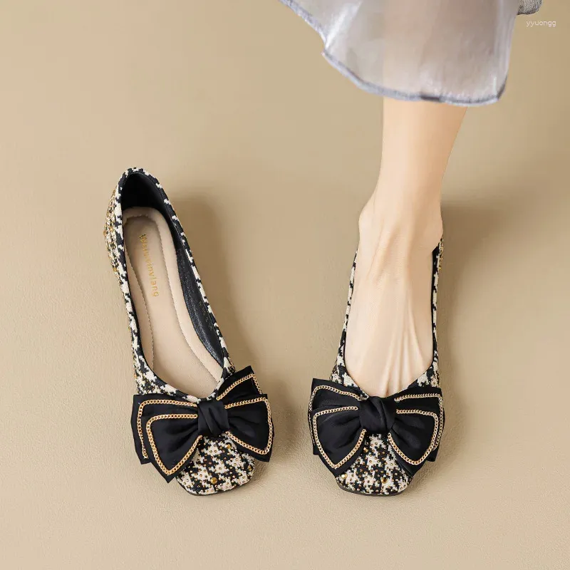 Casual Shoes 2024 Spring and Autumn Women's Korean Style Leopard Bow Crystal Design Ladies 'Flats Mary Jane Boat