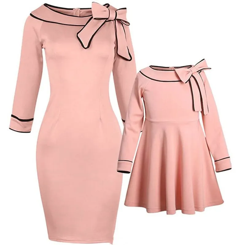 Famille correspondant tenues filles Bows robe de princesse enfants robes de fête d'anniversaire 2024 printemps maman et moi vêtements de princesse Z6888