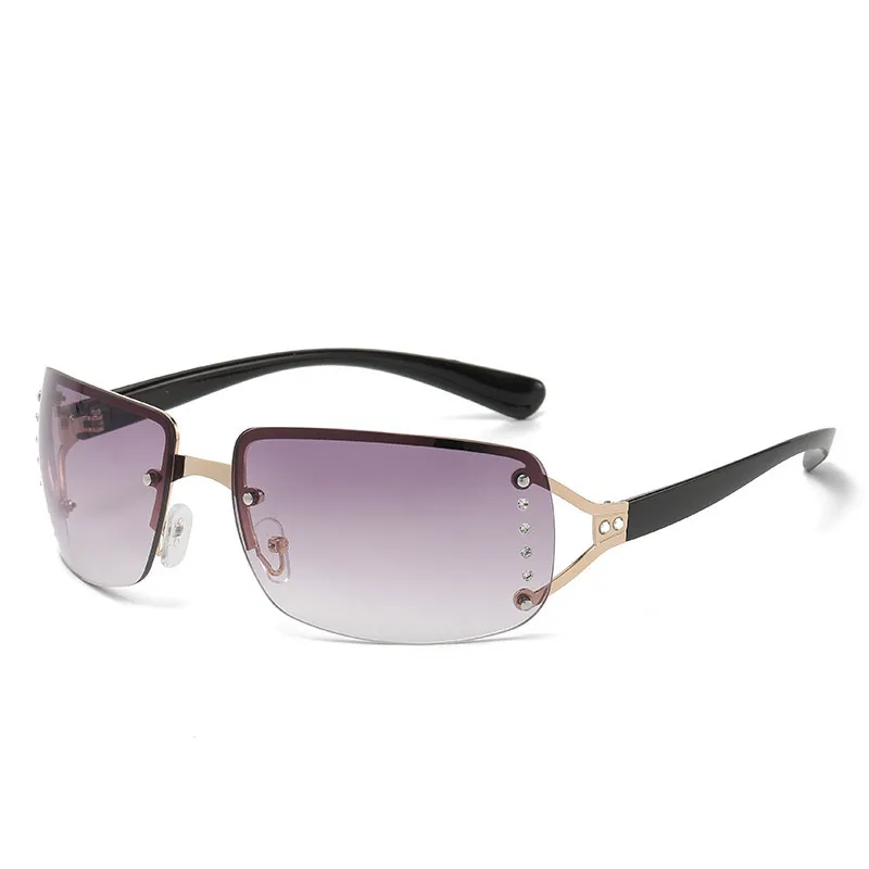 Lunettes de soleil tendance Y2K Spice Girls pour charmer les lunettes carrées rétro sans monture Hommes personnalité de la mode lunettes de soleil rouges en maille incrustée de diamants