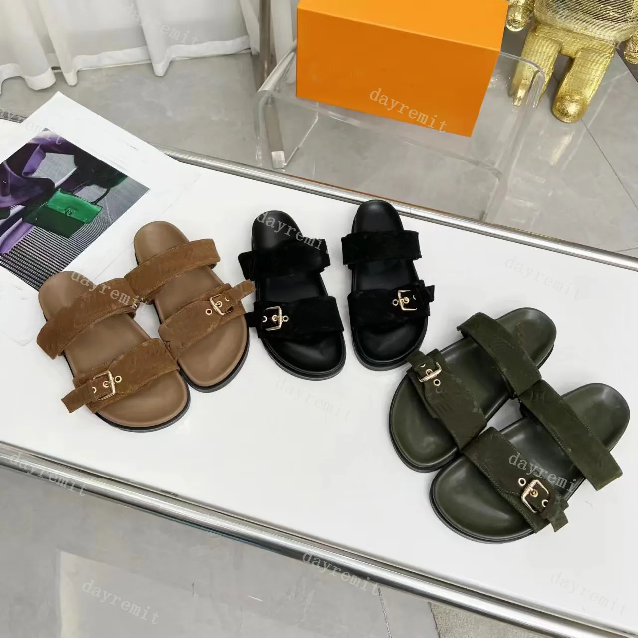 2024 Designer Slippers SUNSET COMFORT Flat Sandals FLAT MULE Slippers Leather Slides 2 Straps Adjusted Gold Buckle Women Beach Rubber Sole Sandal