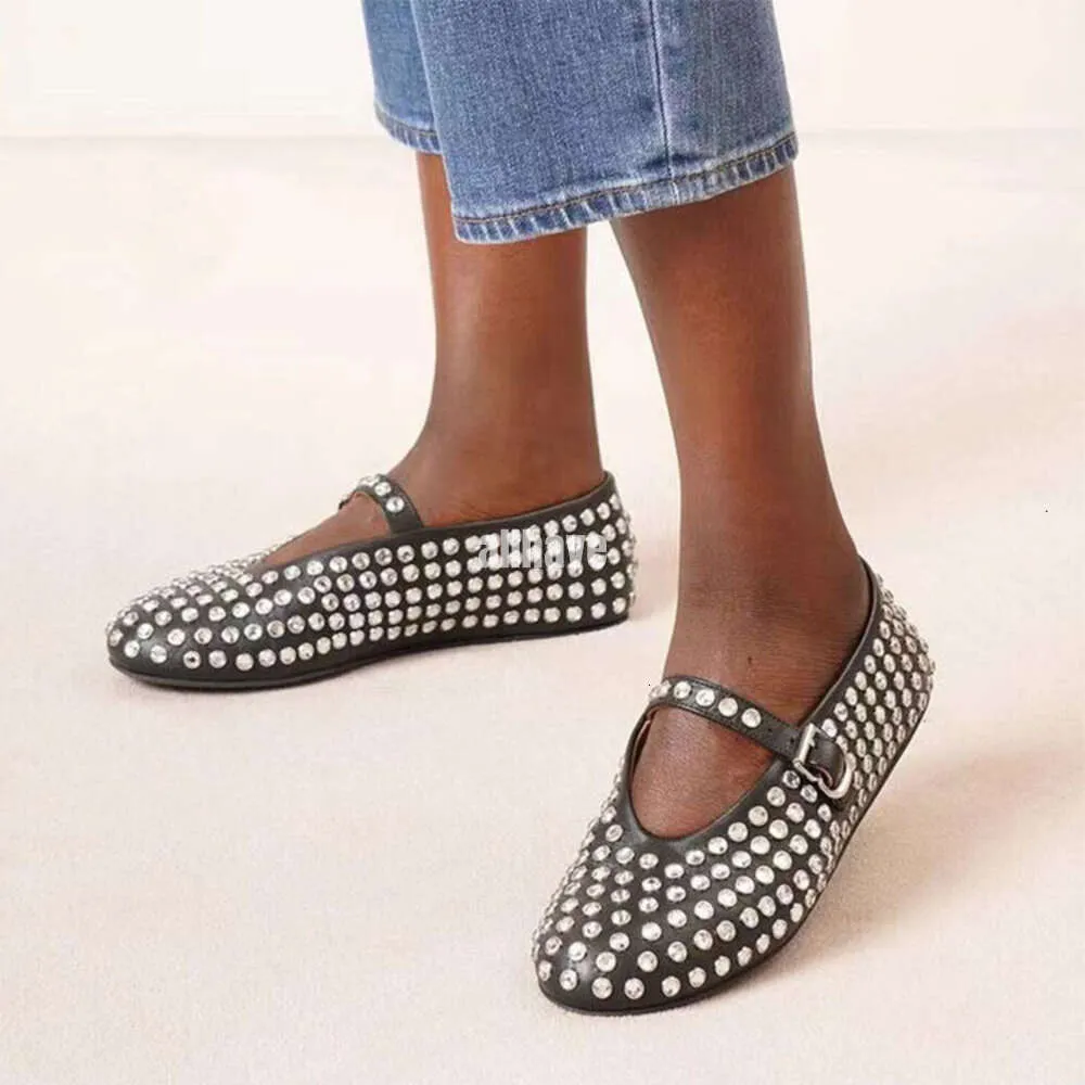 Sapatos femininos de salto plano branco com diamante único ~ nova cabeça redonda com fivela de cinto de boca rasa doce conjunto alto tamanho grande boca rasa fundo plano