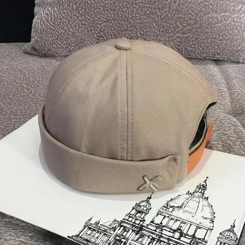 Basker fast färg vinterhatt vintage hop melon cap med dekorativ bokstav design unisex höst/vår för styling