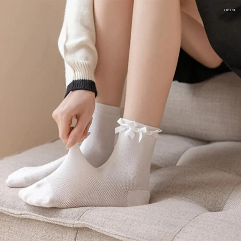 Chaussettes de chaussettes Femmes Bow Mesh Loose Ballet solide Ankle Simple Middle Tube Streetwear