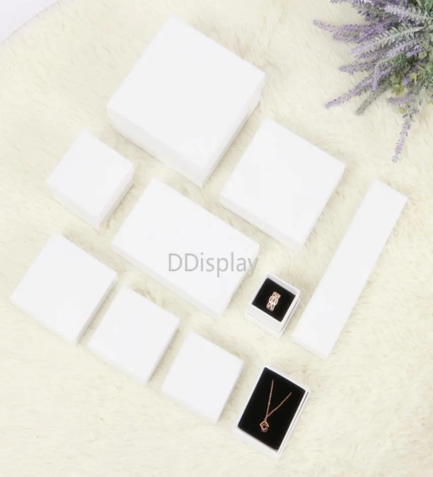 DDispalyJewelry Set Box Aangepaste ketting Sieraden Display Witte armband Sieradendoos Vierkant Duurzaam met spons Sieradenpakketi8664800