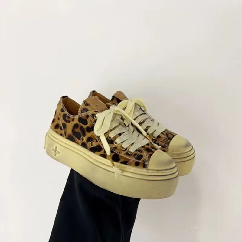 2024 Designer Mulheres Sapatos Baixos Botas Primavera e Outono SMF Luxo Cores Misturadas Cabeça Redonda Fundo Grosso Sapatos Casuais Concisos Mocassins Versáteis