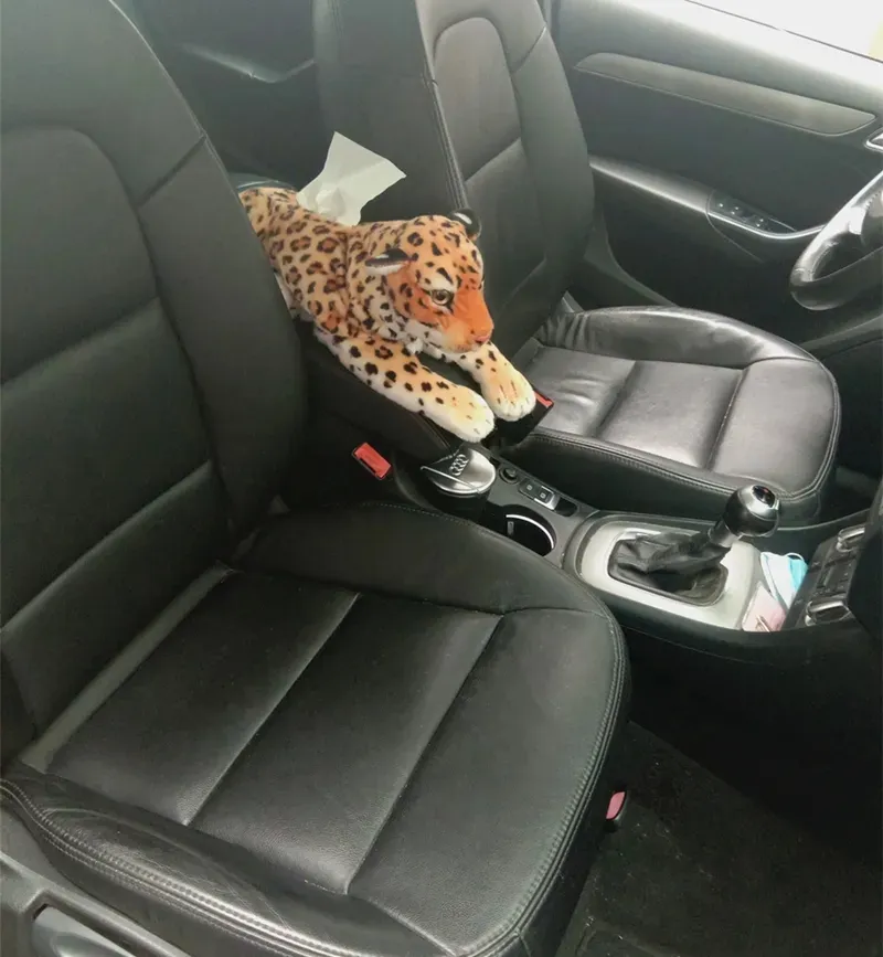 2024 46CM Simulering Tiger Leopard Tissue Box Plush Toys Stuffed Animal Dolls For Room Car Soffa Paper Holder Serve Case Gift