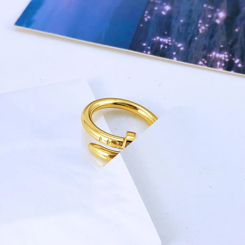 2024 Anelli d'amore per le donne anello con diamanti designer anello per unghie gioielli moda classica fascia in acciaio al titanio oro argento rosa colore Taglia 5-11