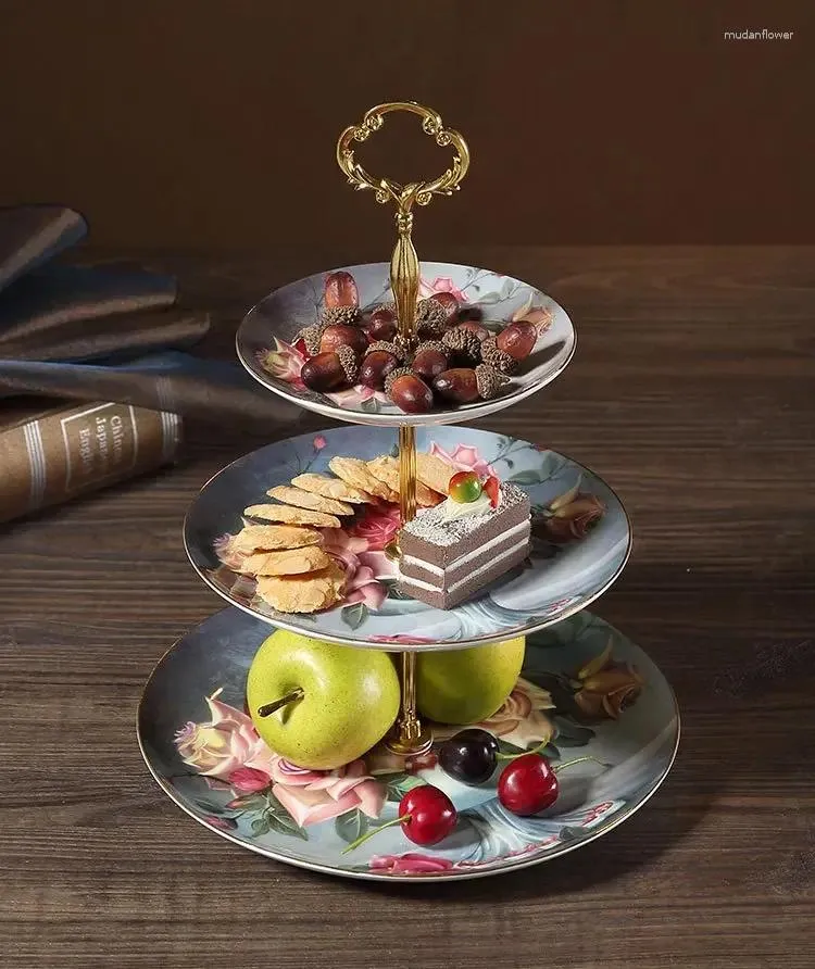 Borden Rose Flower Bone China Triple Decker Fruitgerechten Taartbord Snoepschotel Keramisch dienblad Porselein Servies Decoratie