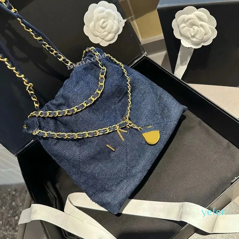 Tvätt denim bokstäver tryckt designer mini 22 skräpväska 23 cm guldmynt charm