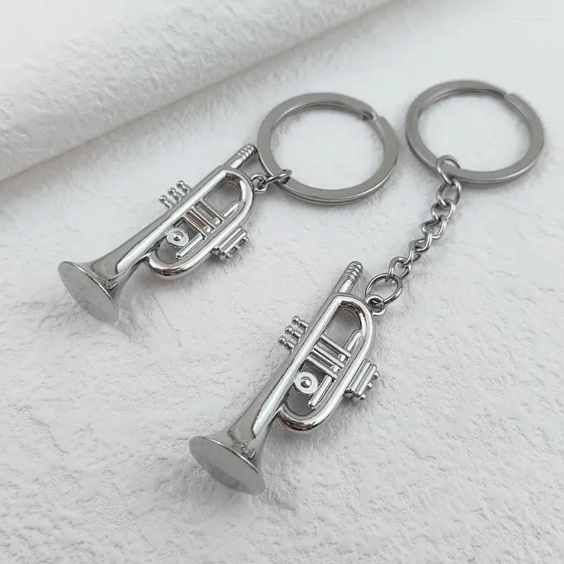 Keychains Fashion Men's Key Chain 3D Simulation Horn Pendant Car Accessories Keychain for Mens personliga smycken gåvor Partihandel