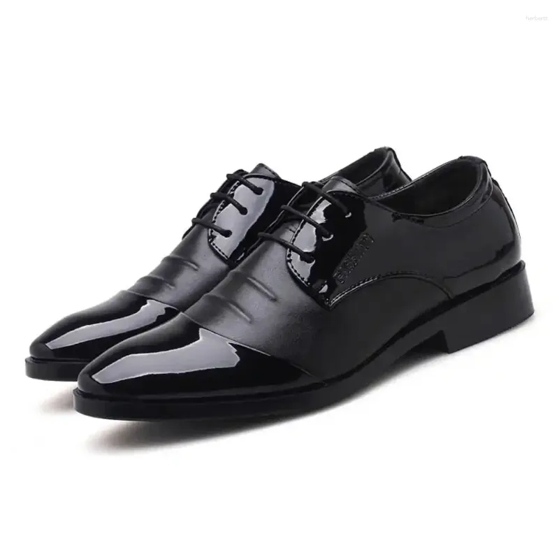 Торговые туфли 43-44 Италия Свадебный мужчина мужчина, одетая осень для мужчин, кроссовки Sports Super предлагает тип-стрит