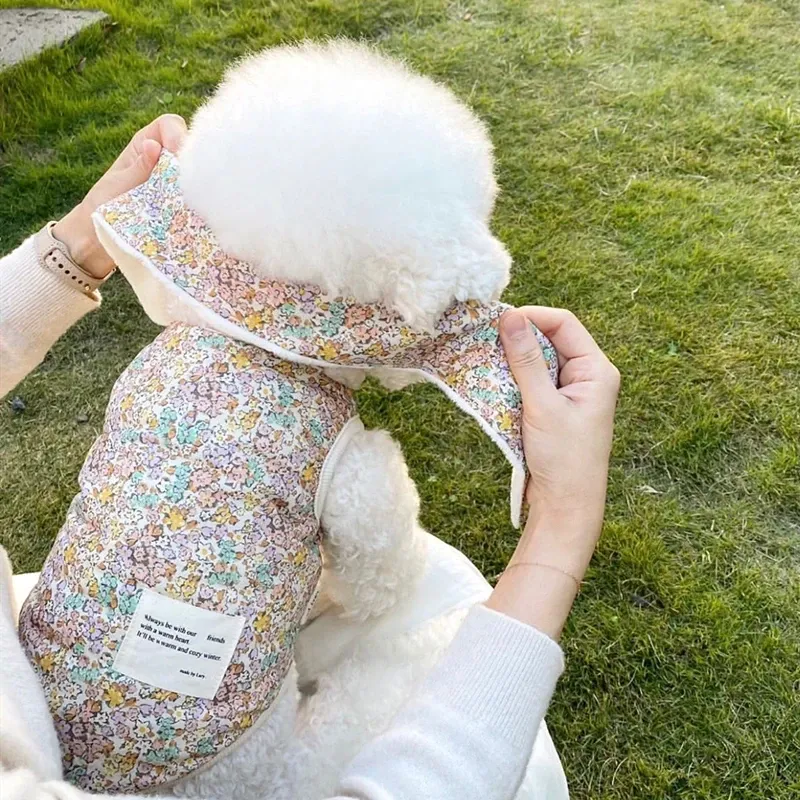 Vests Pet Clothes Autumn Winter Medium Small Dog Warm Vest Fashion Flower Sweet Scarf Pattern Kitten Puppy Cute Coat Yorkshire Poodle