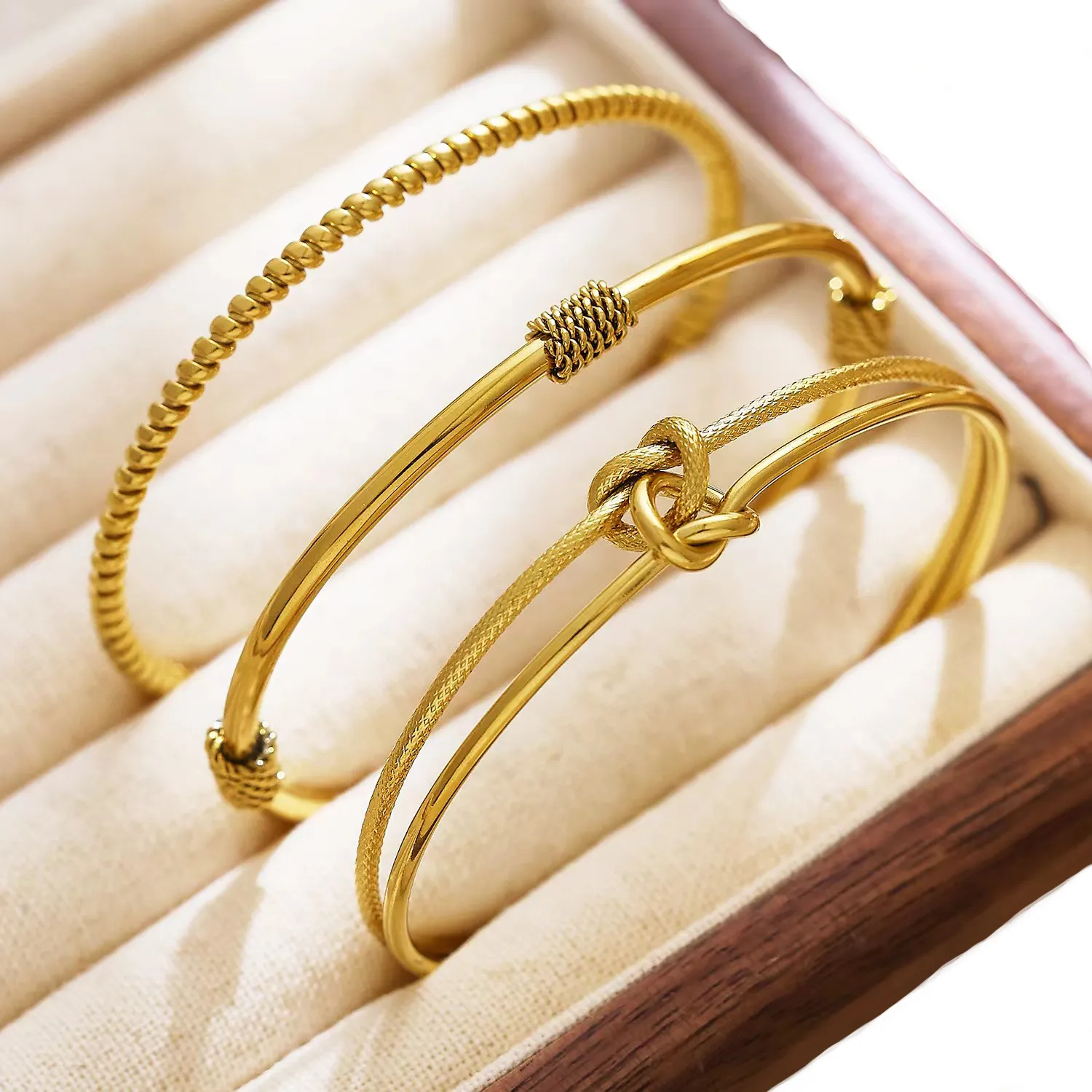 Bracelet en or torsadé de créateur, bijoux en acier titane ouvert avec nœud torsadé qui ne se décolore pas
