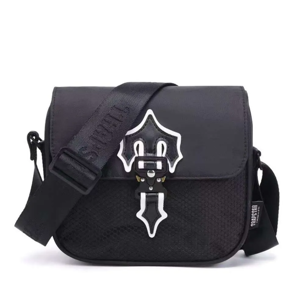大人気【Trapstar London】T CROSS BODYBAGショルダーバッグ DHgate.com:New Trapstar Bag Trendy Brand Fashion Versatile