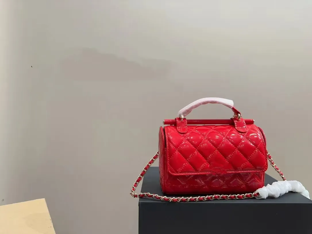 Bolsa feminina de couro laqueado clássico 23K com design luxuoso e moderno, bolsa pequena e requintada com padrão de diamante, super versátil, bolsa crossbody de um ombro