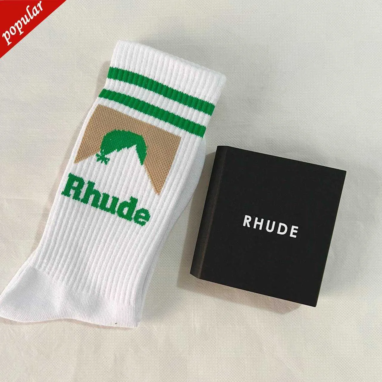 Rhude Men Socks Womens New Letters Pure Cotton Eurotean American Street Trend Sports Casuare Jogging Basketball Socks Luxury Antibacterial Breathable Sports 78GT