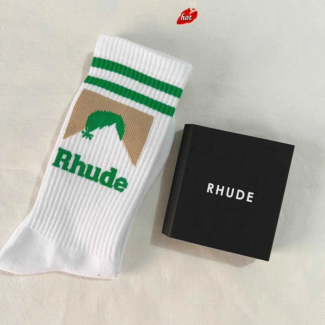 Rhude Sock Men Designer Socks Women Luxury Högkvalitativ Pure Cotton Comfort Deodorization Absorb Sweat Let In Luft Strumpor mode Populära svarta sportstrumpor rbjh