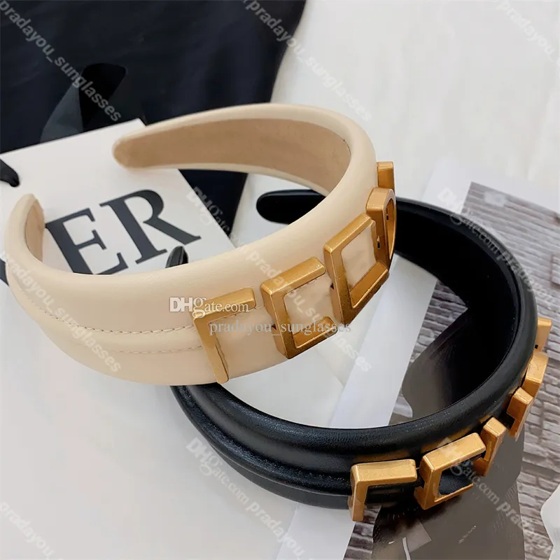 Högklassig metallbokstav pannband mångsidiga läderhårband Designer Letter Pannband
