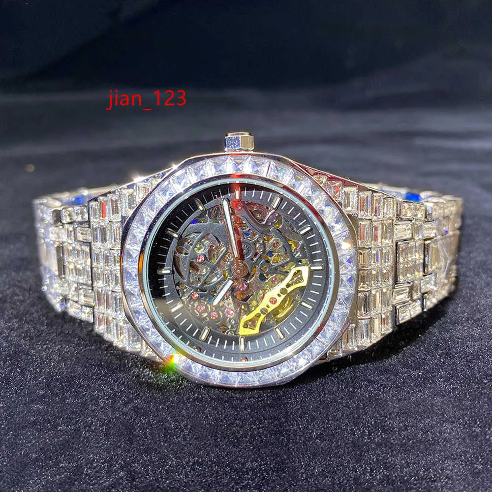 Hip Hop glacé haute qualité luxe Baguette CZ Zircon diamant montre pour hommes étanche mouvement automatique montres mécaniques