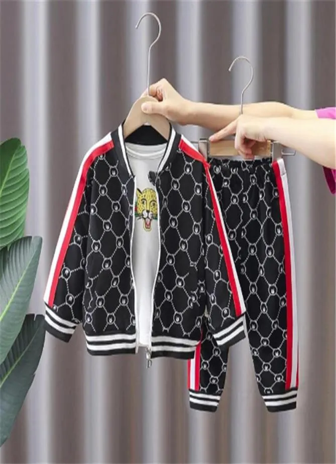 Ragazzi Ragazze Set di vestiti Primavera Autunno Bambini Moda Cappotto Magliette Pantaloni 3 pezzi Tute per bambini da 1 a 5 anni Abiti per bambini202385432