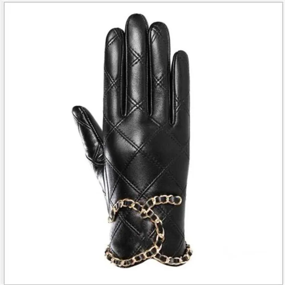 Vielseitige klassische Damen-Motorradhandschuhe aus Schaffell. Neue Herbst-Luxusmarkenhandschuhe. Designer-Fünf-Finger-Handschuhe aus Leder