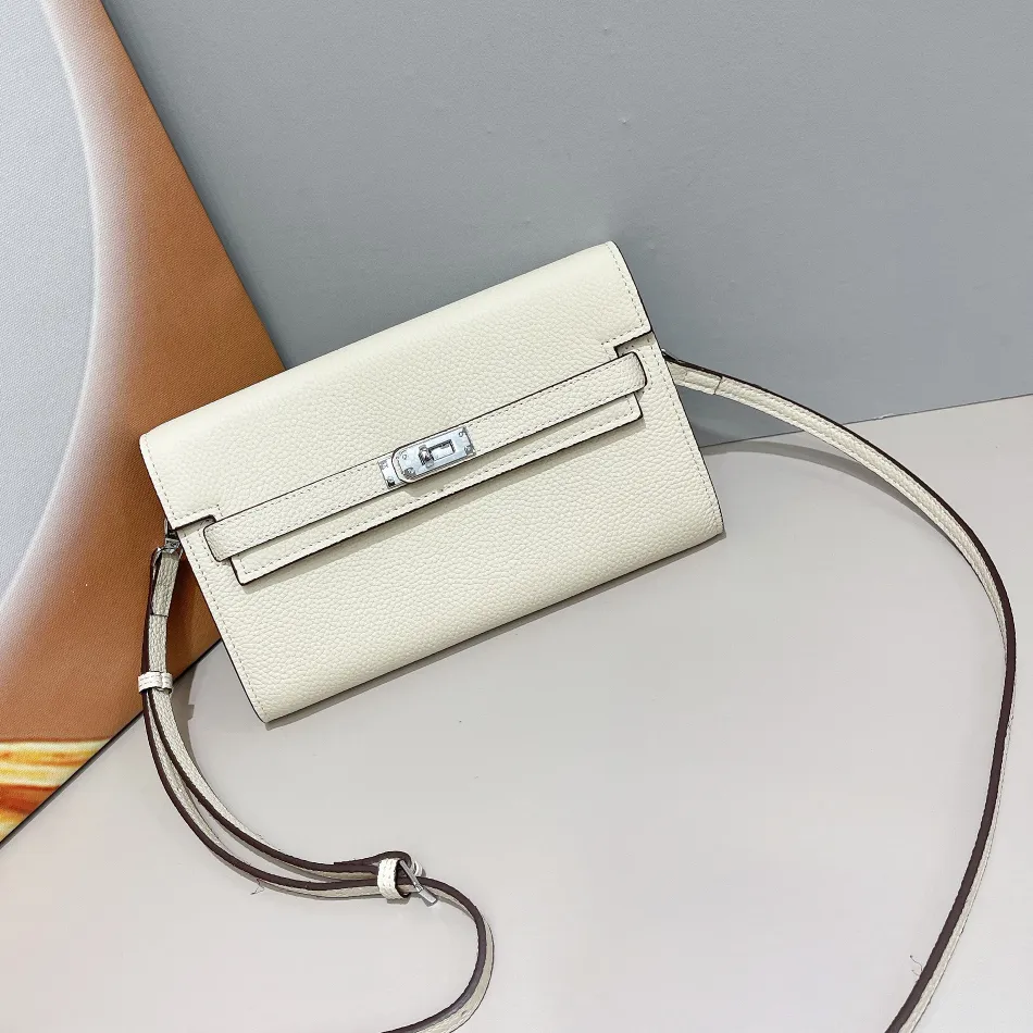 Svart axelväska designer crossbody väskor kvinnor designer plånböcker väskor äkta läder mini guld eller silver klaffpåse slingväska handväska crossbody luxurys handväskor