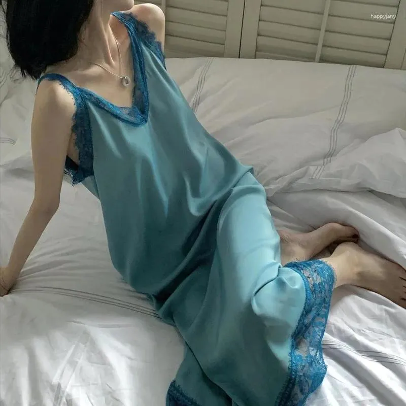 Damen-Nachtwäsche, 2024, langes Kleid, Frühling, A-Linien-Rock, koreanisches sexy Neckholder-Nachthemd, tiefer V-Ausschnitt, Spitzen-Pyjama, Spitzen-Hohl-Pyjama