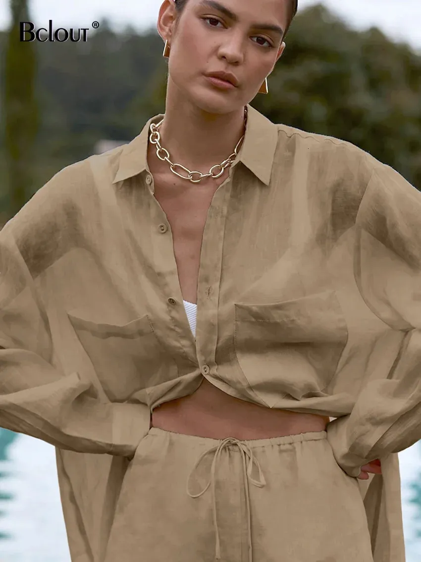 Summer Khaki Linen Beige Pants Outfit With Long Sleeves And Summer Khaki Linen Beige Pants Outfit With Long Sleeves And